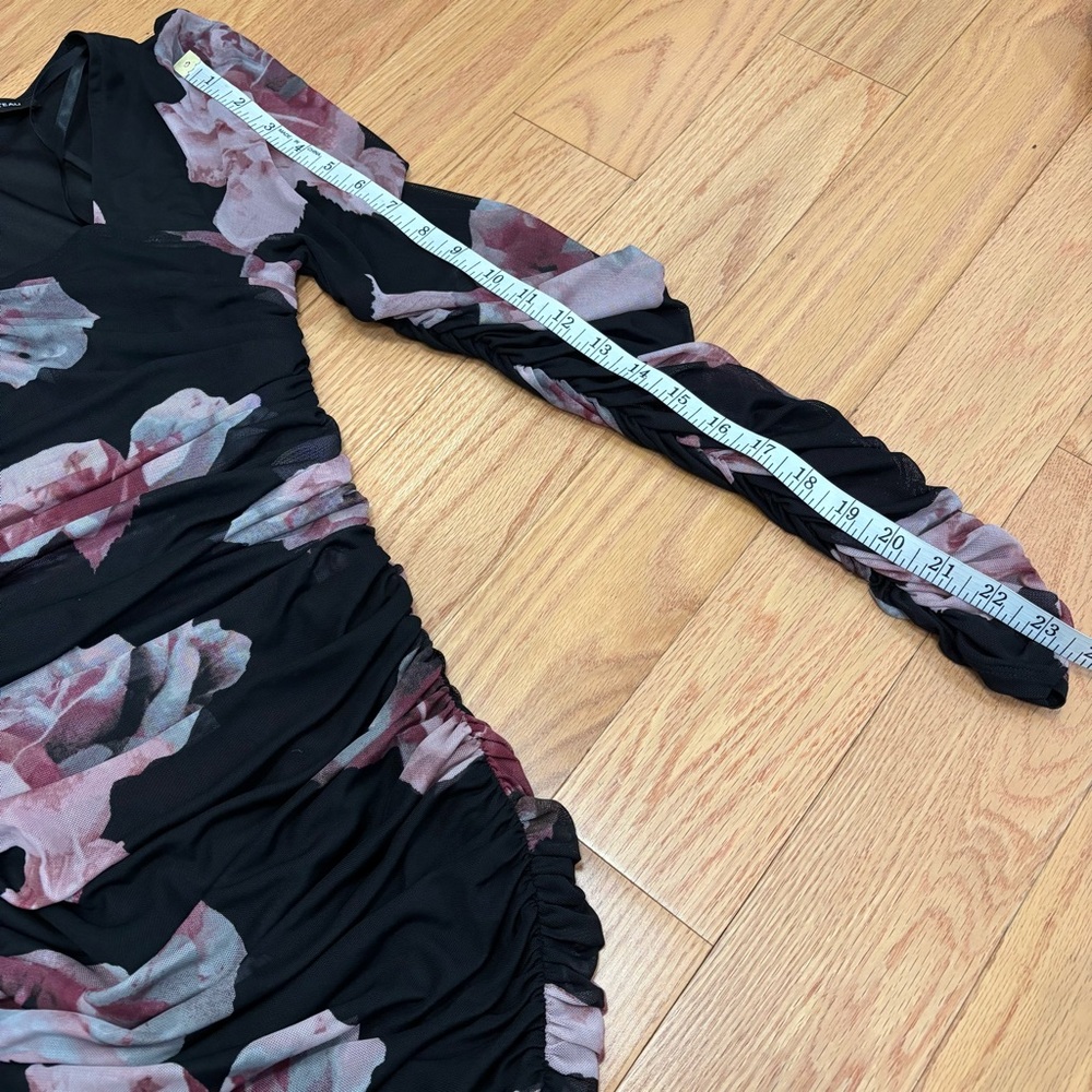 Le Chateau Floral Mesh Bodycon Dress - Picture 9 of 11